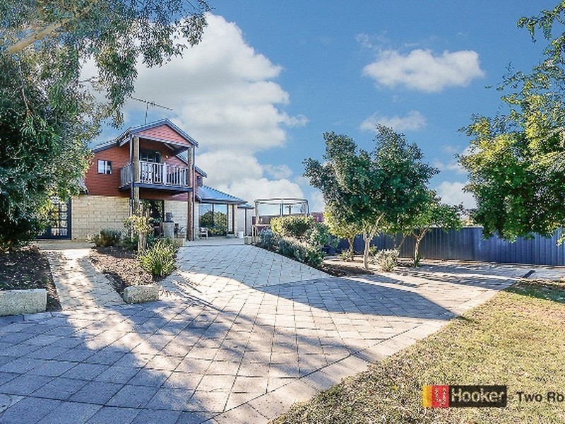 9 Evans Place, Two Rocks WA 6037