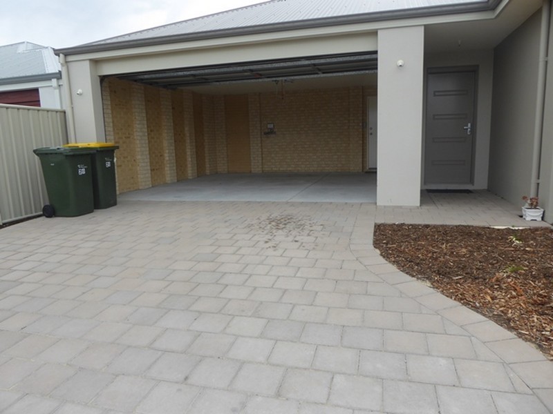 20 Waveski street, Yanchep WA 6035