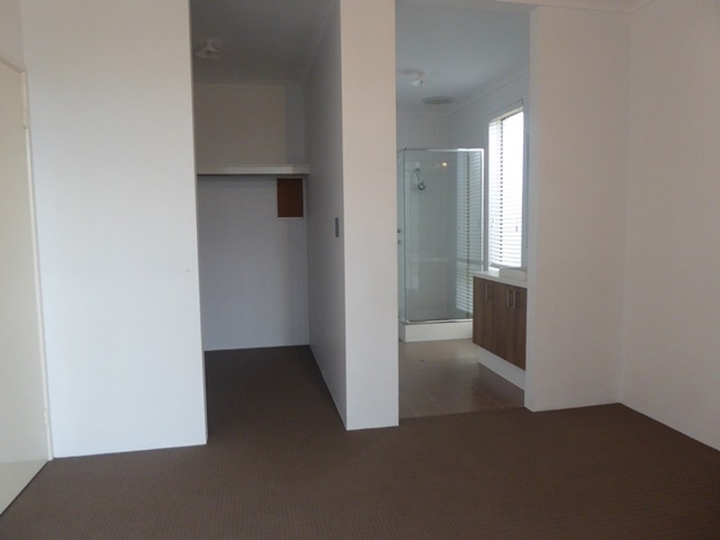 20 Waveski street, Yanchep WA 6035