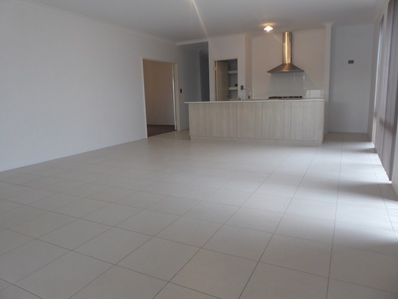 20 Waveski street, Yanchep WA 6035