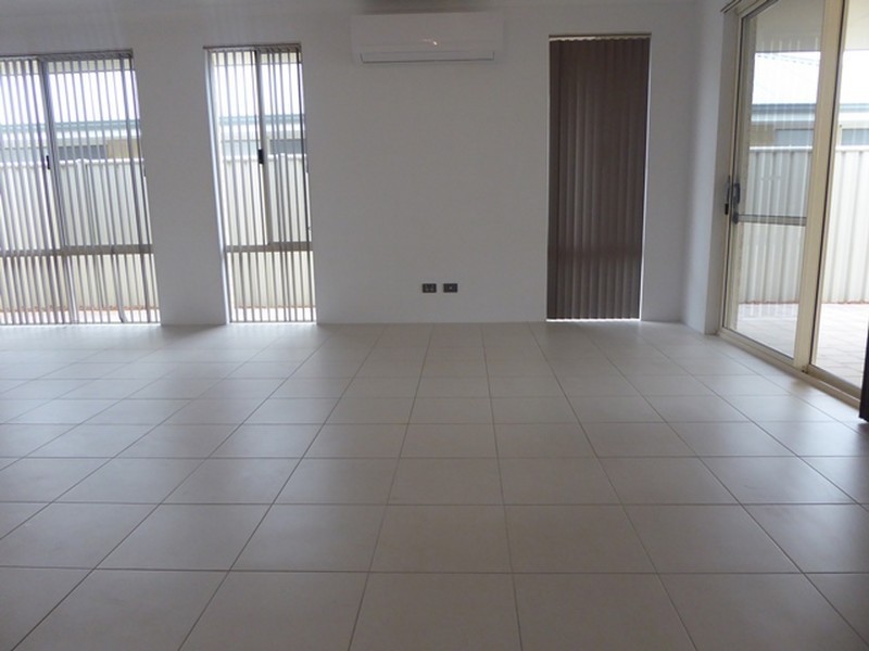 20 Waveski street, Yanchep WA 6035