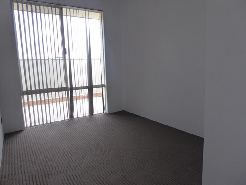 20 Waveski street, Yanchep WA 6035