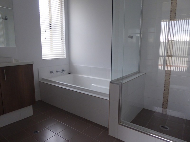 20 Waveski street, Yanchep WA 6035