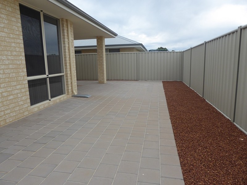 20 Waveski street, Yanchep WA 6035