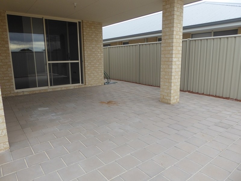 20 Waveski street, Yanchep WA 6035