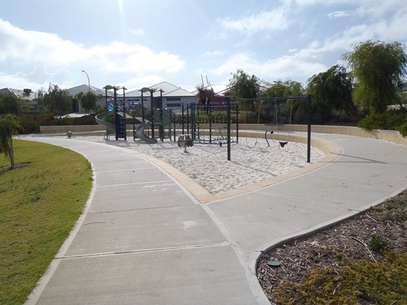 10 Barro Bend, Yanchep WA 6035