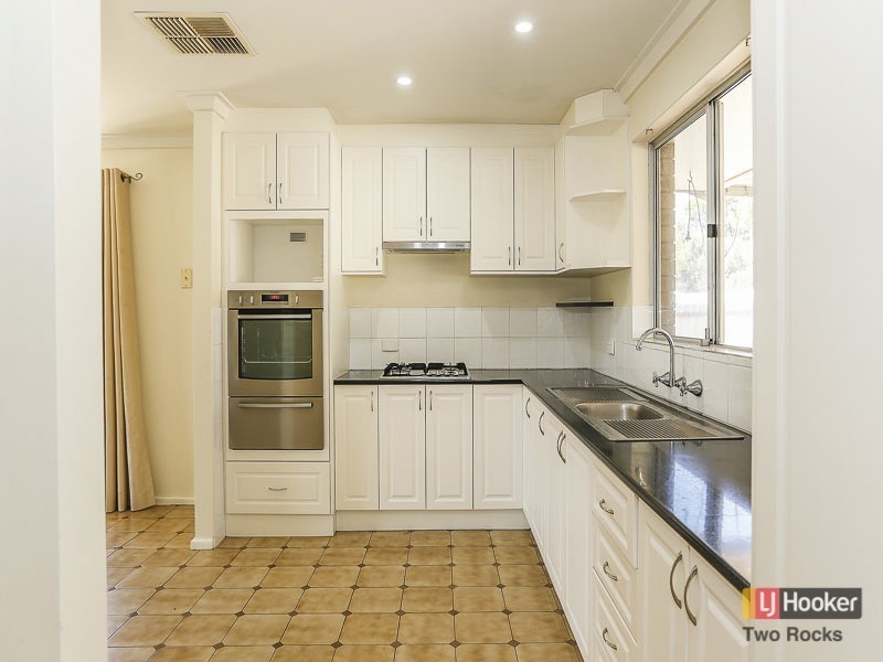 4 Newlyn Place, Yanchep WA 6035