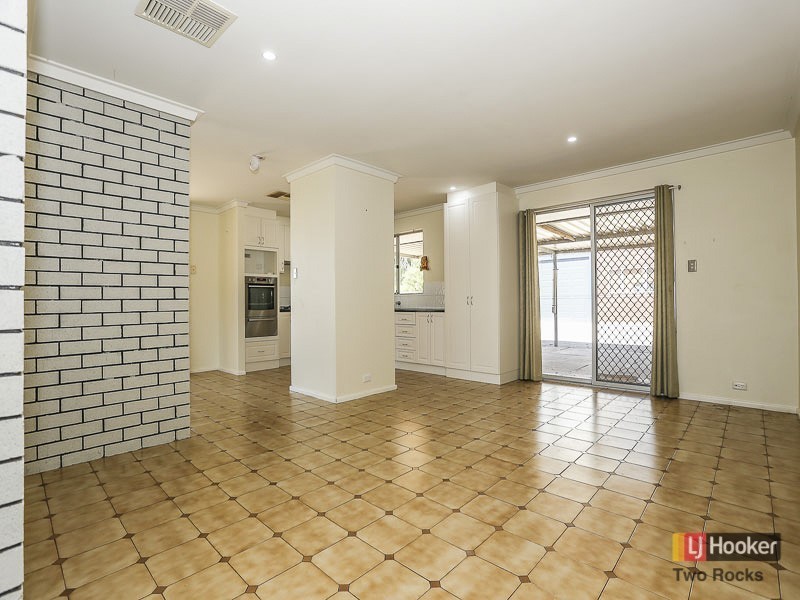 4 Newlyn Place, Yanchep WA 6035