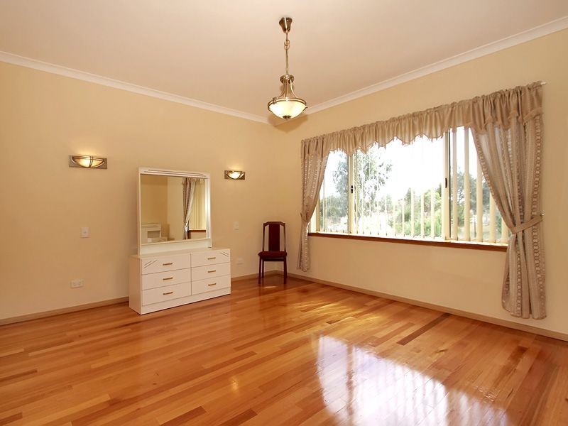 12 Linda Grove, Wilbinga WA 6041