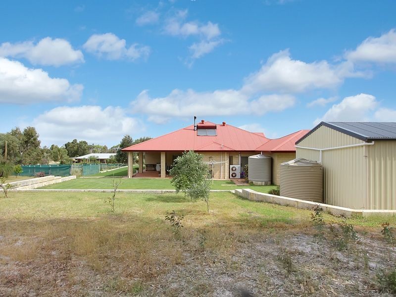 12 Linda Grove, Wilbinga WA 6041