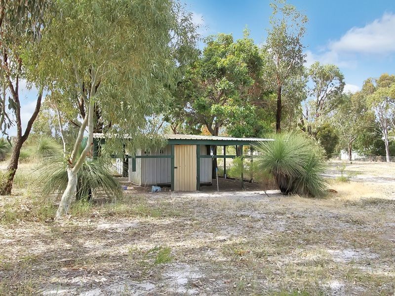 12 Linda Grove, Wilbinga WA 6041