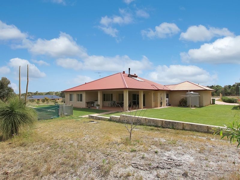 12 Linda Grove, Wilbinga WA 6041