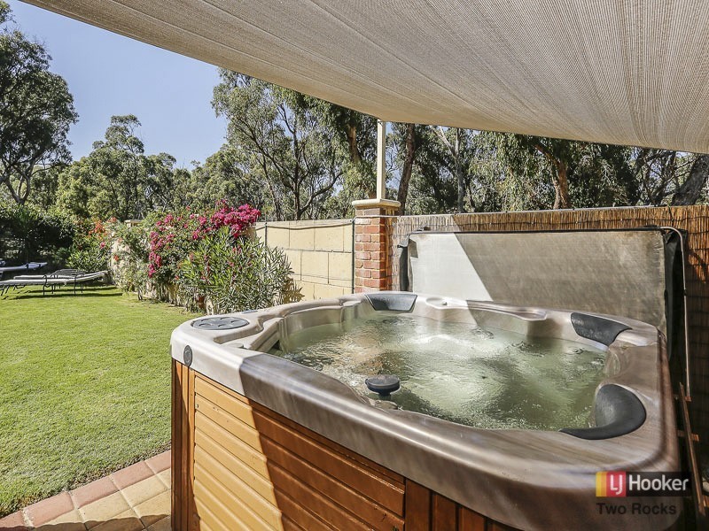 72 Emerald Drive, Carabooda WA 6033