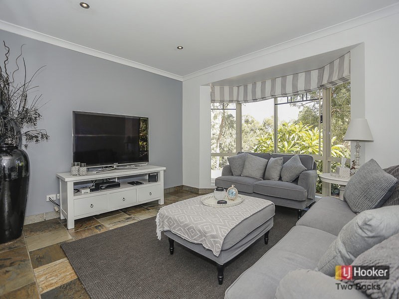 72 Emerald Drive, Carabooda WA 6033