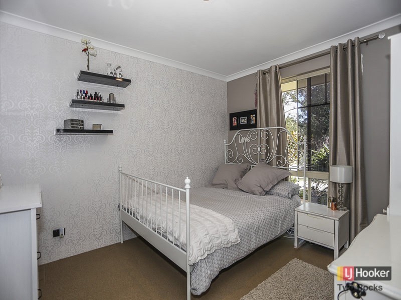 72 Emerald Drive, Carabooda WA 6033