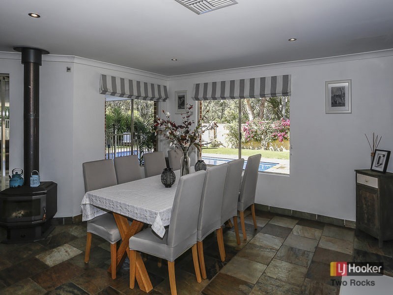 72 Emerald Drive, Carabooda WA 6033