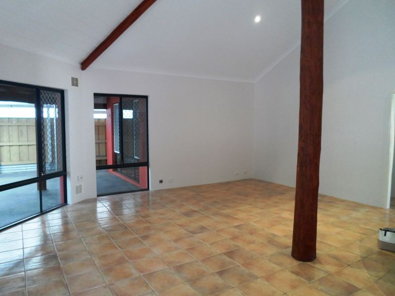 12 Augusta Grove, Yanchep WA 6035