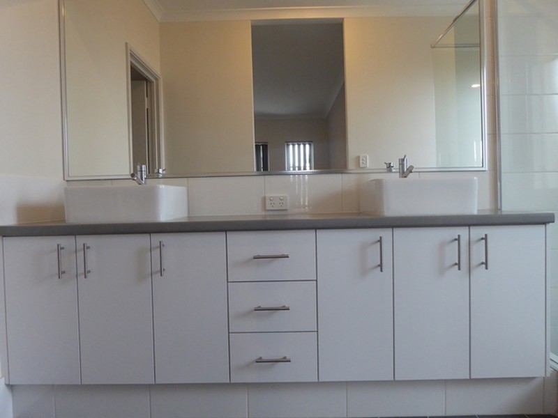 10 Current Street, Yanchep WA 6035