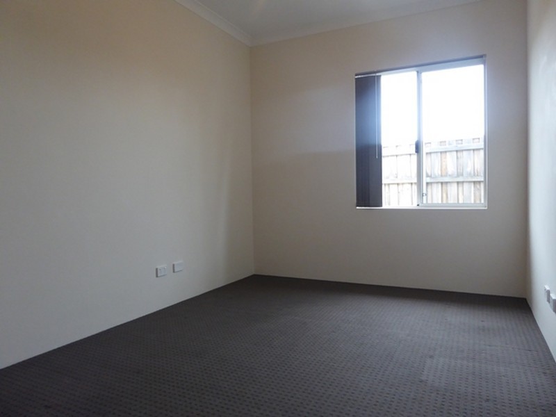 10 Current Street, Yanchep WA 6035