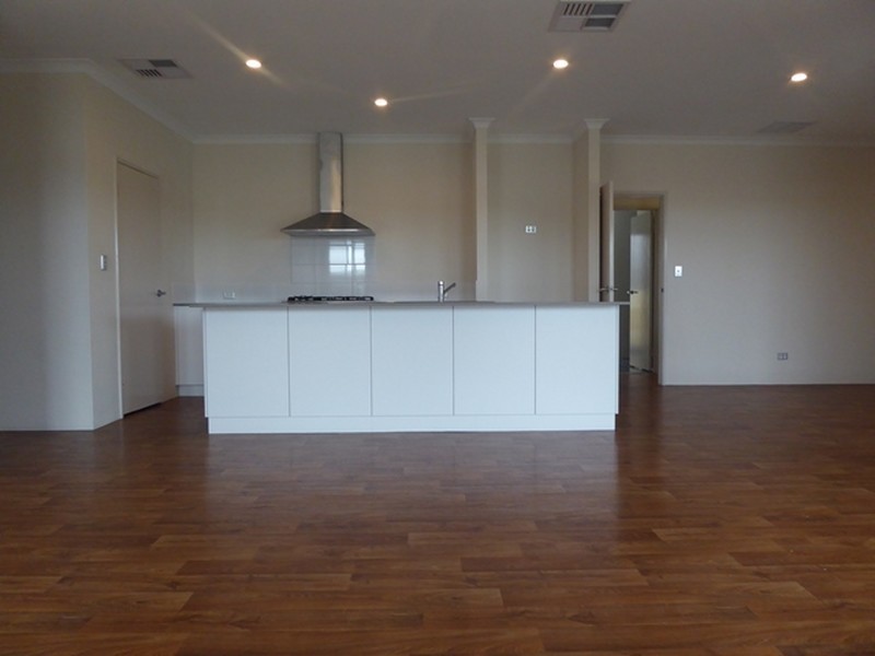 10 Current Street, Yanchep WA 6035