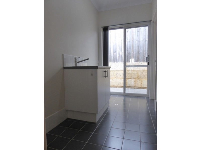 10 Current Street, Yanchep WA 6035