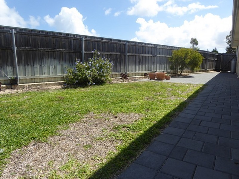 10 Current Street, Yanchep WA 6035