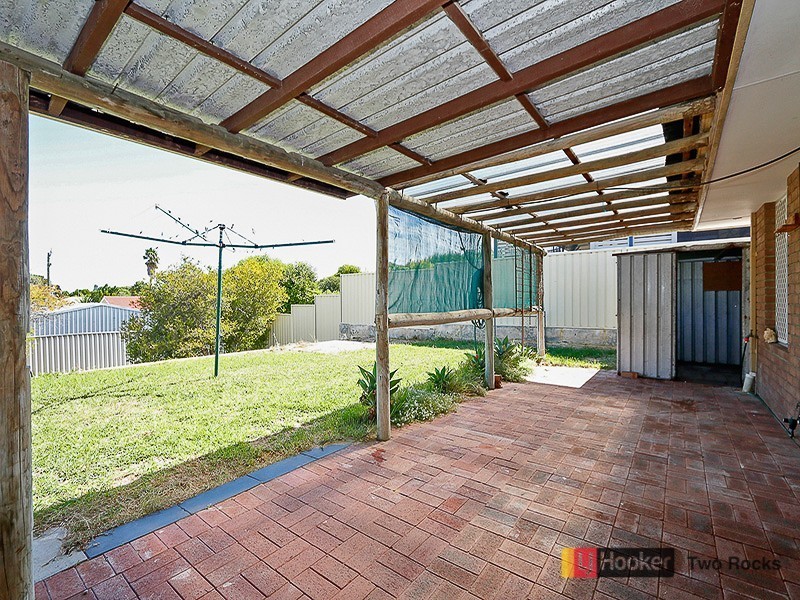 86 Whitfield Drive, Two Rocks WA 6037