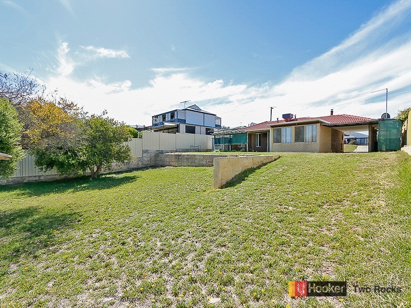 86 Whitfield Drive, Two Rocks WA 6037