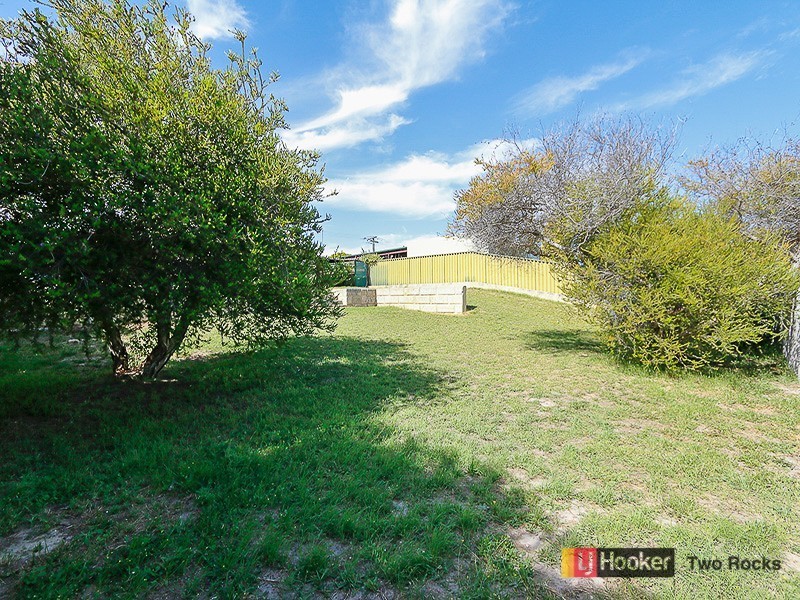86 Whitfield Drive, Two Rocks WA 6037