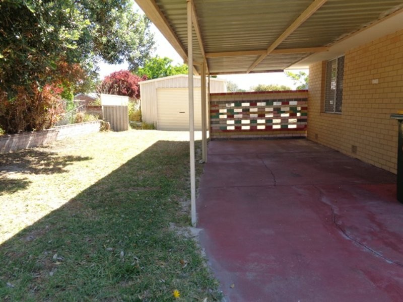 6 Candler Way, Two Rocks WA 6037