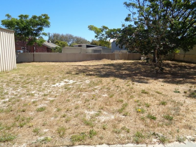 6 Candler Way, Two Rocks WA 6037