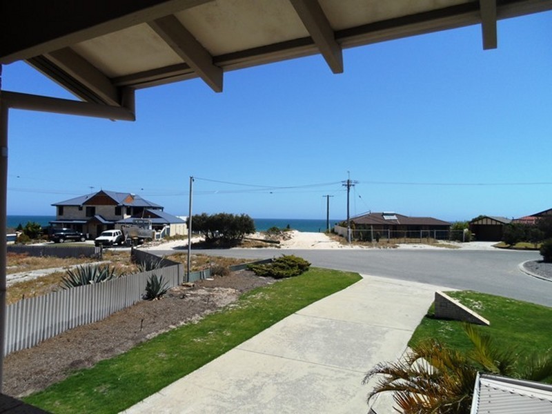 11 Springhill Place, Two Rocks WA 6037