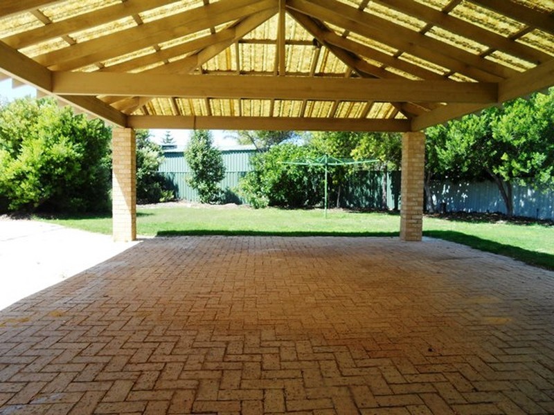 11 Springhill Place, Two Rocks WA 6037