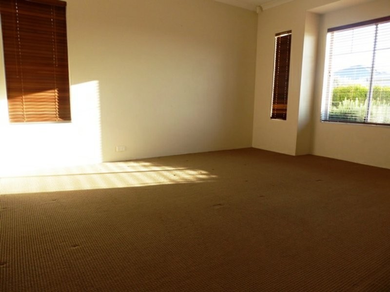 12 Windward Street, Yanchep WA 6035