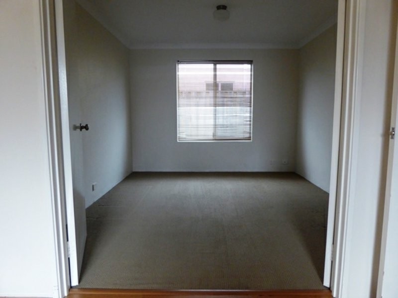 12 Windward Street, Yanchep WA 6035