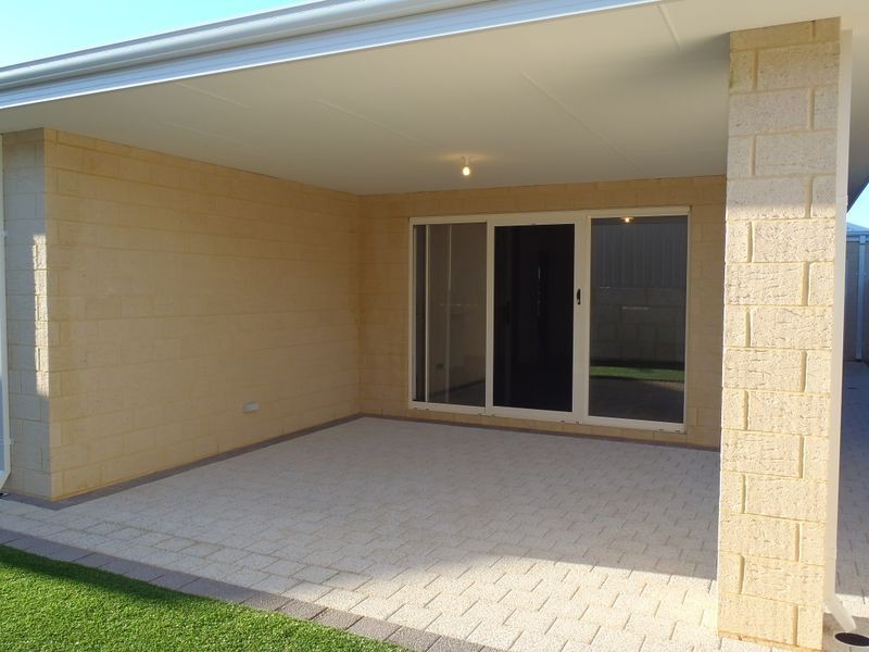 23 Snapper Way, Two Rocks WA 6037