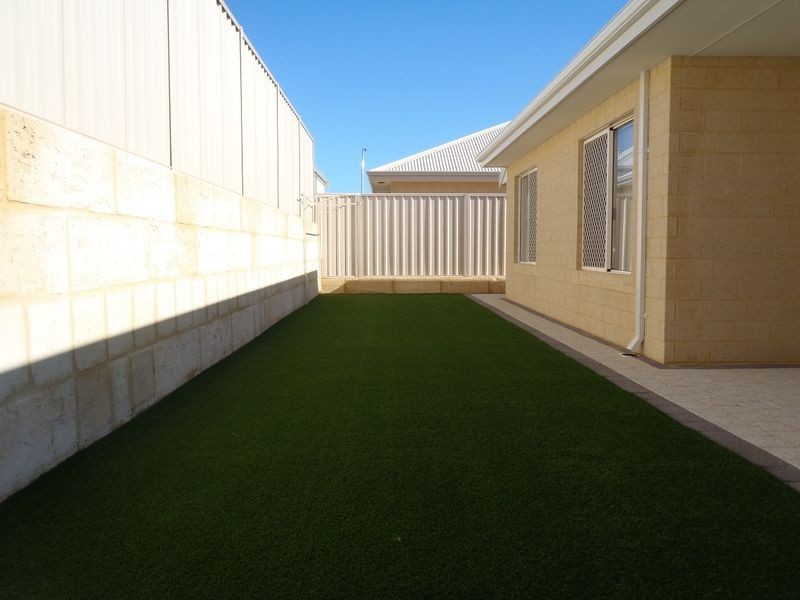23 Snapper Way, Two Rocks WA 6037