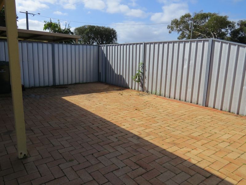 1 Bower Grove, Two Rocks WA 6037