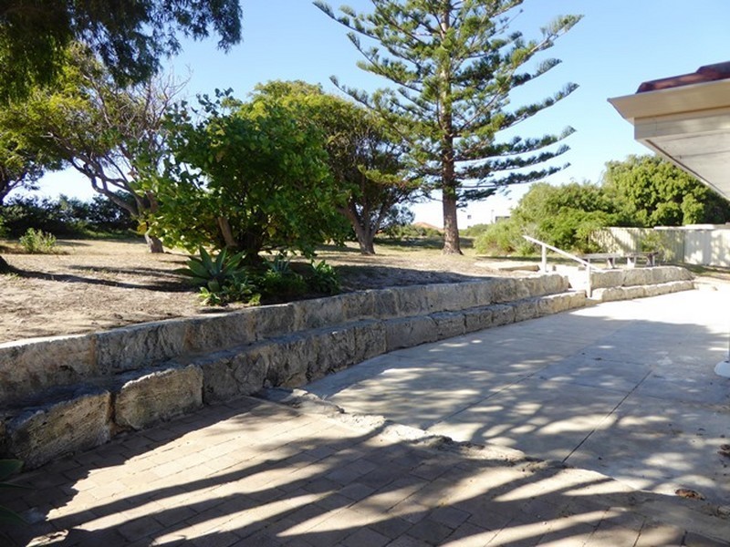 73 Whitfield Drive, Two Rocks WA 6037