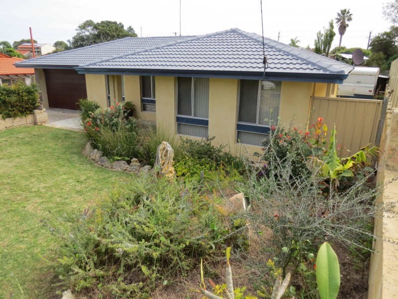 27 Blaxland Avenue, Two Rocks WA 6037