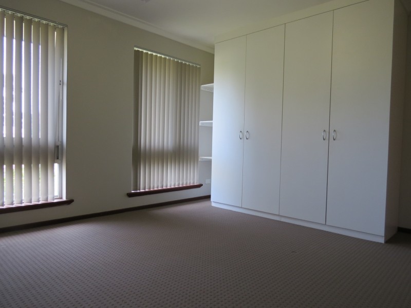 27 Blaxland Avenue, Two Rocks WA 6037