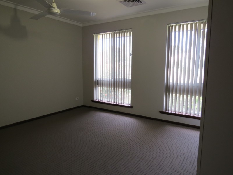 27 Blaxland Avenue, Two Rocks WA 6037