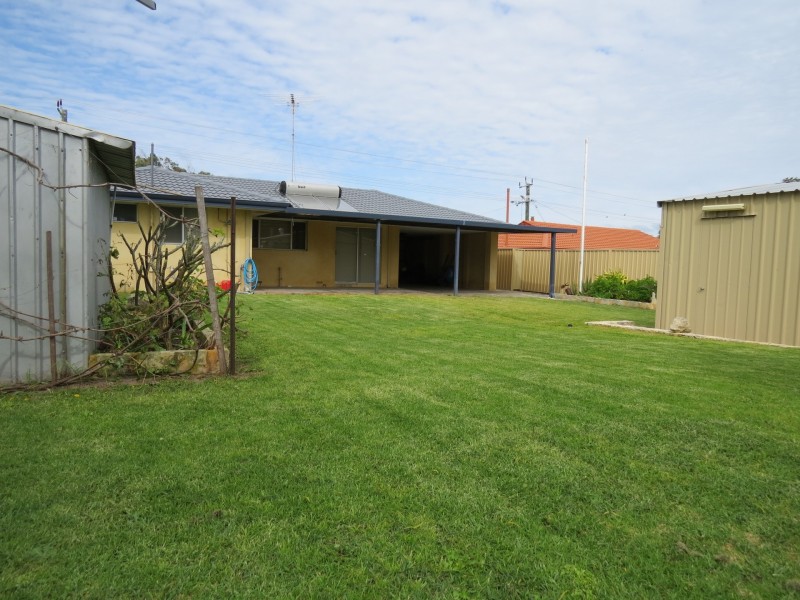 27 Blaxland Avenue, Two Rocks WA 6037