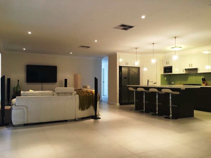 14 Current Street, Yanchep WA 6035