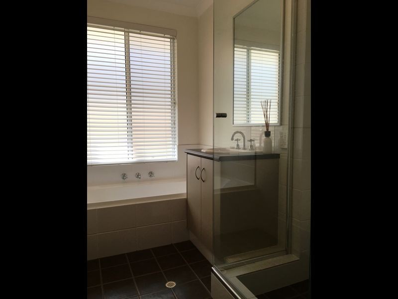 14 Current Street, Yanchep WA 6035