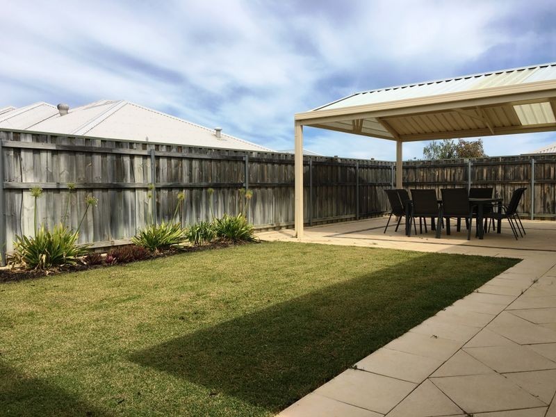 14 Current Street, Yanchep WA 6035