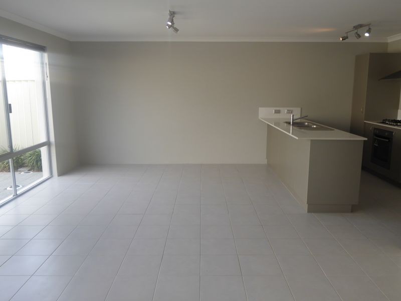 18 Counter Way, Alkimos WA 6038