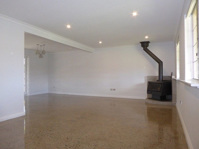 2 Carfax Place, Two Rocks WA 6037