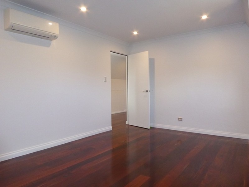 2 Carfax Place, Two Rocks WA 6037