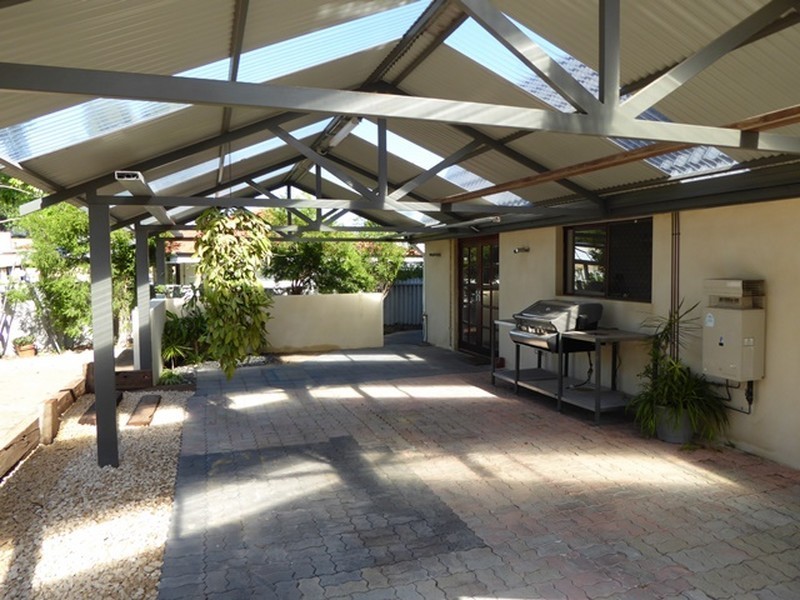 2 Carfax Place, Two Rocks WA 6037